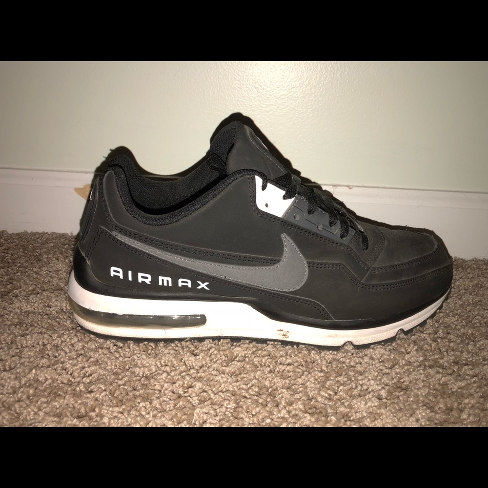 Men’s Nike Airmaxes